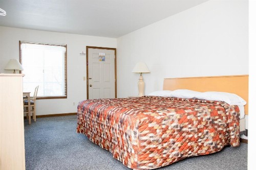 Starlite Motel - image 12