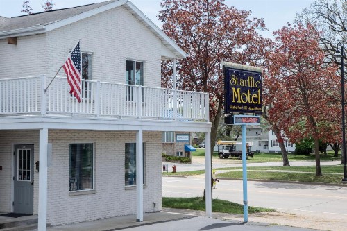 Starlite Motel - image 14