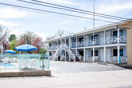 Starlite Motel - image 16
