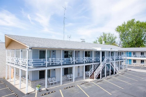 Starlite Motel - image 24