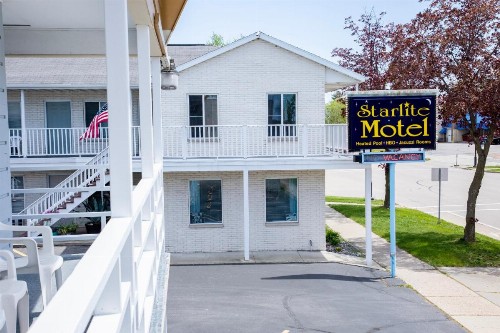 Starlite Motel - image 35