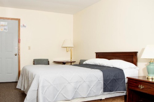 Starlite Motel - image 38
