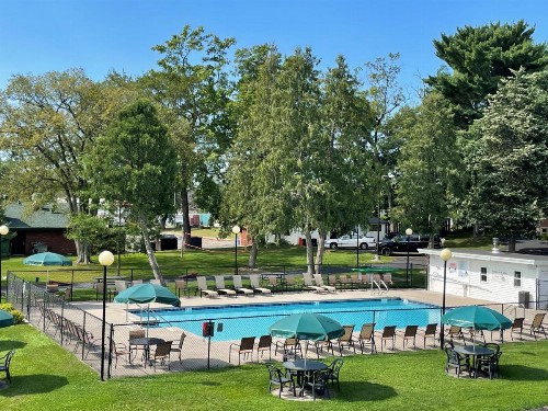 Amber's Inn and Suites - image 21