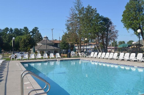 Amber's Inn and Suites - image 27