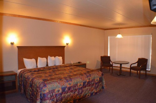 Amber's Inn and Suites - image 28