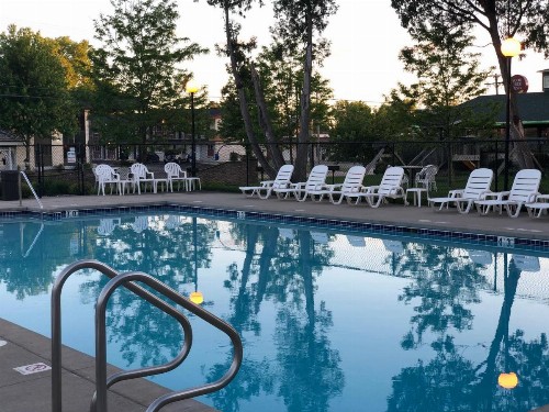 Amber's Inn and Suites - image 29