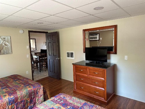 All Star Inn & Suites - image 20