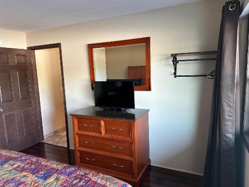 All Star Inn & Suites - image 22