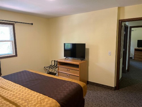 All Star Inn & Suites - image 26