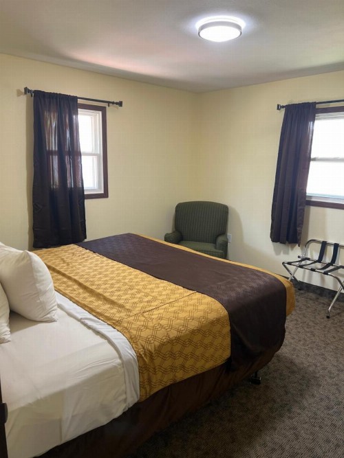 All Star Inn & Suites - image 29