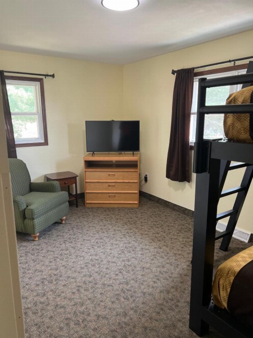 All Star Inn & Suites - image 30