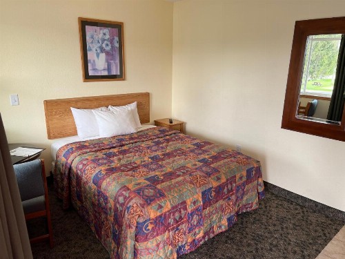 All Star Inn & Suites - image 32