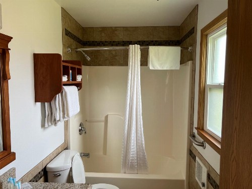 All Star Inn & Suites - image 42