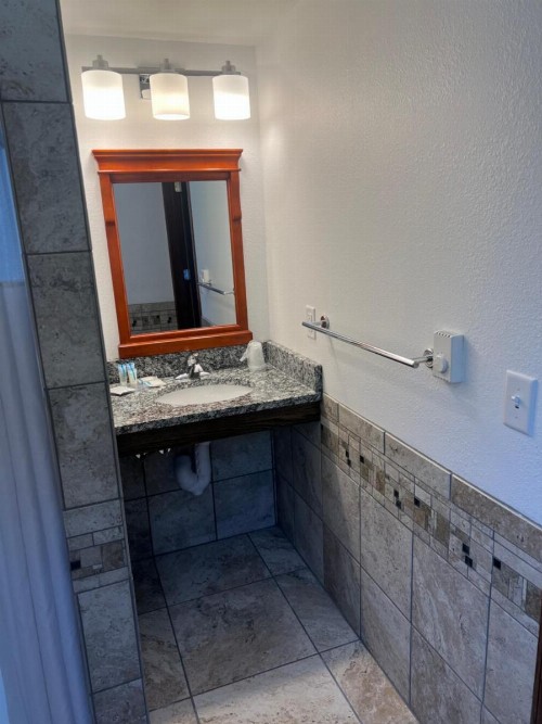 All Star Inn & Suites - image 47