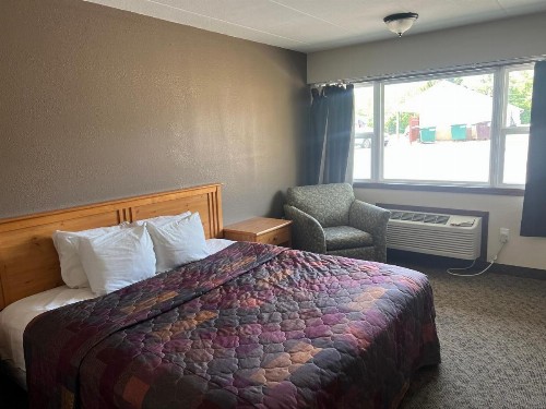 All Star Inn & Suites - image 49