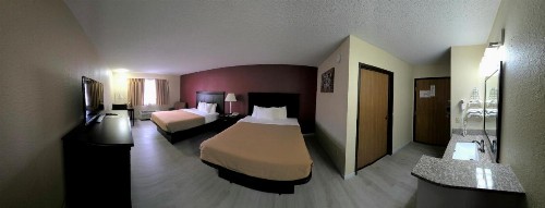 Econo Lodge Inn & Suites - image 27