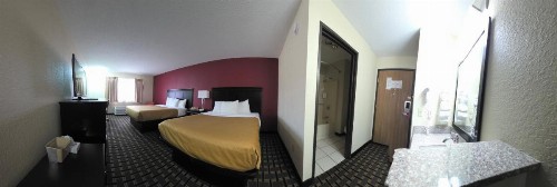 Econo Lodge Inn & Suites - image 41