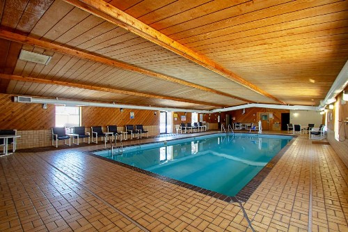 Econo Lodge Inn & Suites - image 44