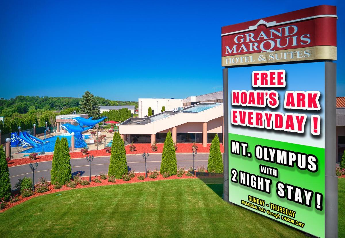 Grand Marquis Waterpark Hotel & Suites - main image