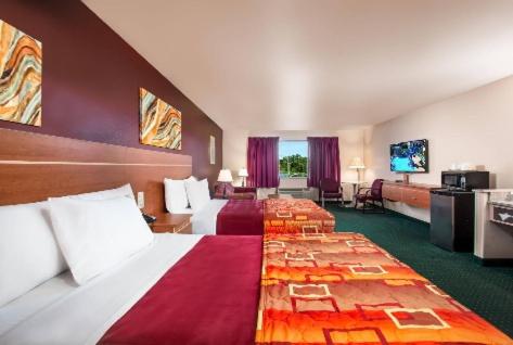 Grand Marquis Waterpark Hotel & Suites - image 7