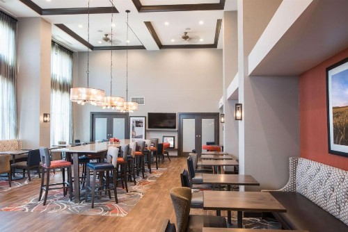 Hampton Inn and Suites at Wisconsin Dells Lake Delton - image 13