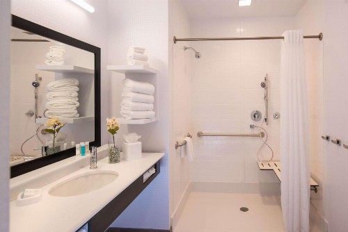 Hampton Inn and Suites at Wisconsin Dells Lake Delton - image 33