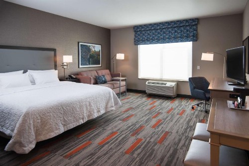 Hampton Inn and Suites at Wisconsin Dells Lake Delton - image 37