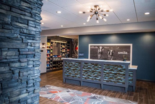 Hampton Inn and Suites at Wisconsin Dells Lake Delton - image 40