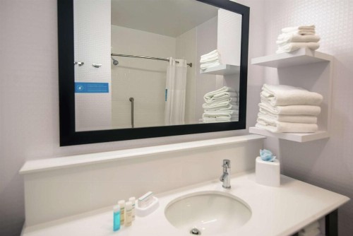 Hampton Inn and Suites at Wisconsin Dells Lake Delton - image 8