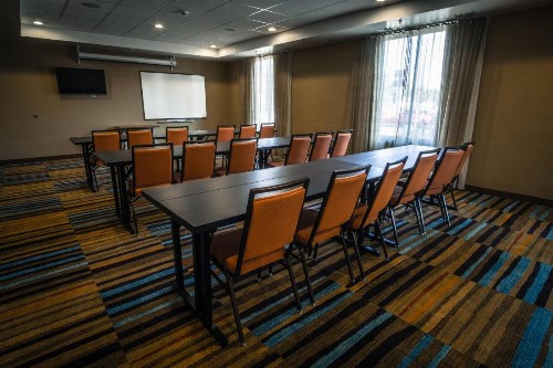 Fairfield Inn & Suites by Marriott Wisconsin Dells - image 9