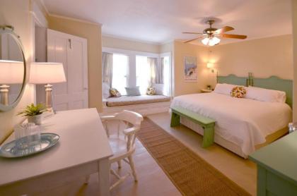 16 Victorian Home - 3 Floors 6-18 People - 5 Min Walk to Harbor FREE BIKES KIEYAKS WIFI FIREWOOD This Cottage - image 3