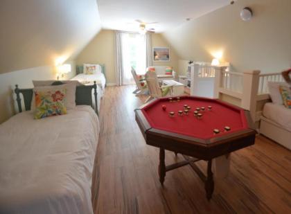 16 Victorian Home - 3 Floors 6-18 People - 5 Min Walk to Harbor FREE BIKES KIEYAKS WIFI FIREWOOD This Cottage - image 5
