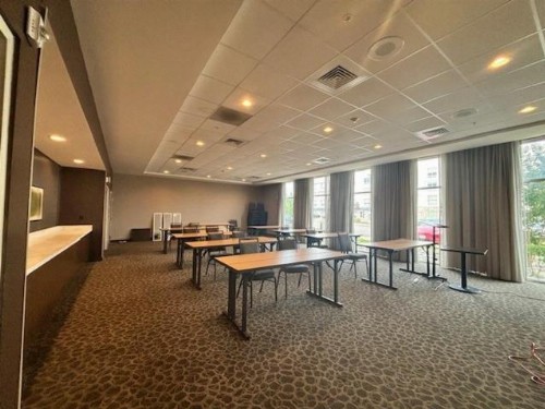 Courtyard by Marriott Deptford - image 9