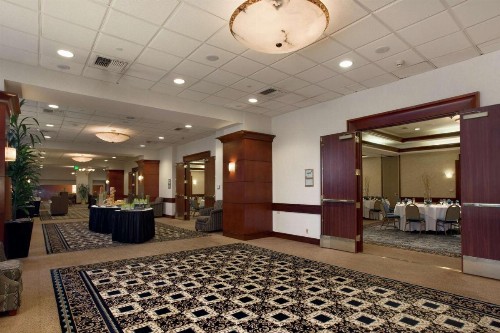 Hilton Woodland Hills/ Los Angeles - image 14