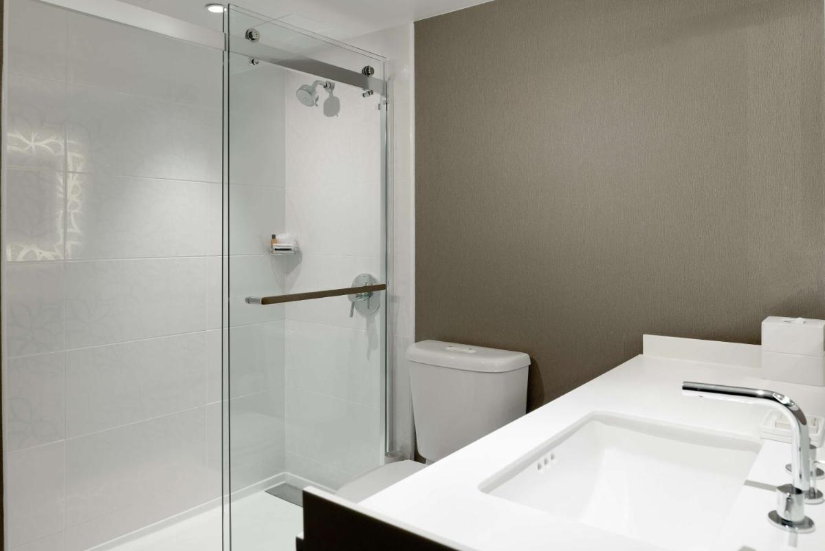 Hilton Woodland Hills/ Los Angeles - image 5