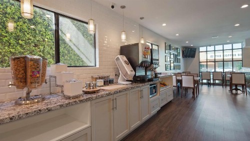 Best Western Woodland Hills - image 5