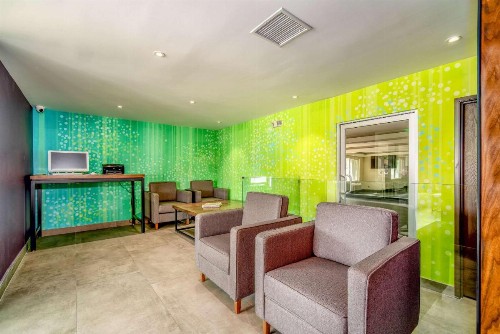 818 Hotel + Pool Ascend Hotel Collection by Choice - image 12