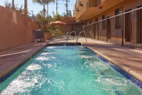 Holiday Inn Express Hotel & Suites Woodland Hills an IHG Hotel - image 14