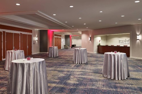 Warner Center Marriott Woodland Hills - image 3