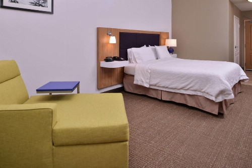 Hampton Inn & Suites Woodland-Sacramento Area - image 14