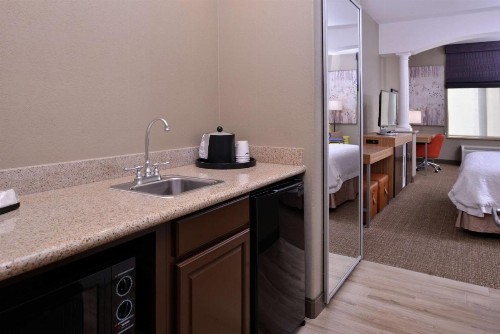 Hampton Inn & Suites Woodland-Sacramento Area - image 2