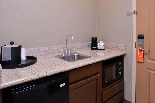 Hampton Inn & Suites Woodland-Sacramento Area - image 22