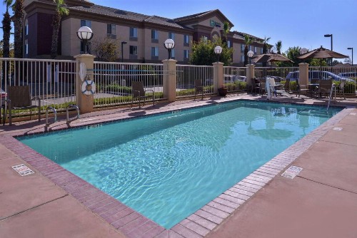 Hampton Inn & Suites Woodland-Sacramento Area - image 40