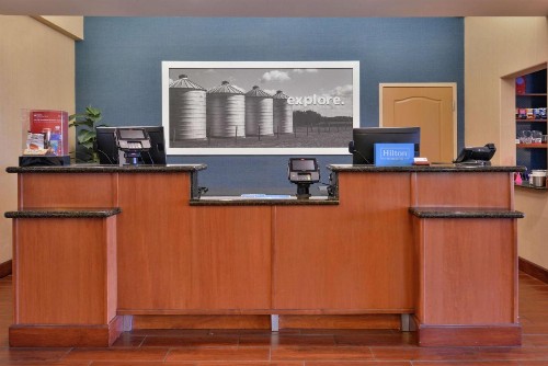 Hampton Inn & Suites Woodland-Sacramento Area - image 6