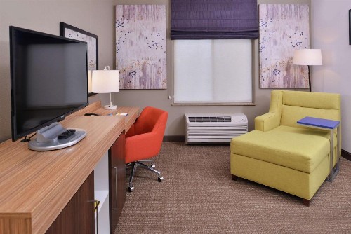 Hampton Inn & Suites Woodland-Sacramento Area - image 7