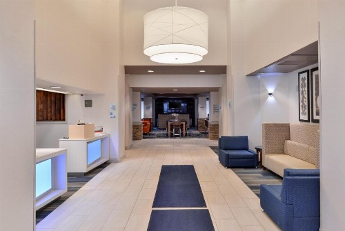 Holiday Inn Express Woodland an IHG Hotel - image 23