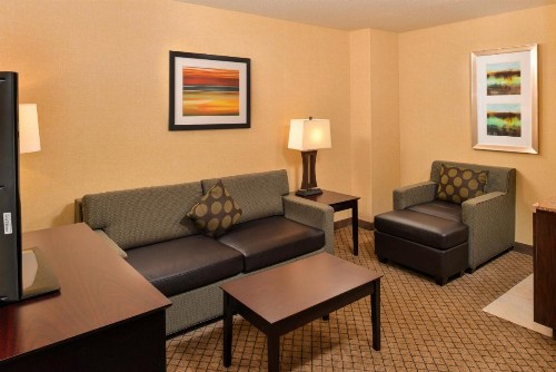 Holiday Inn Express Woodland an IHG Hotel - image 38