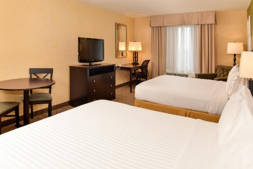 Holiday Inn Express Woodland an IHG Hotel - image 49
