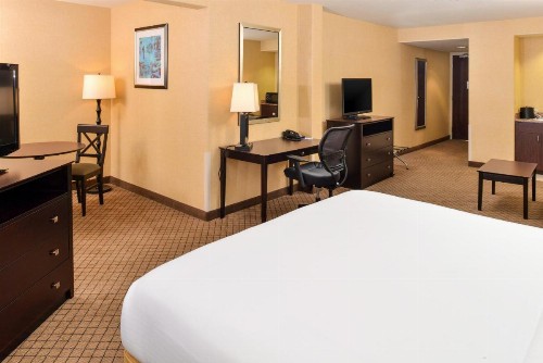Holiday Inn Express Woodland an IHG Hotel - image 50