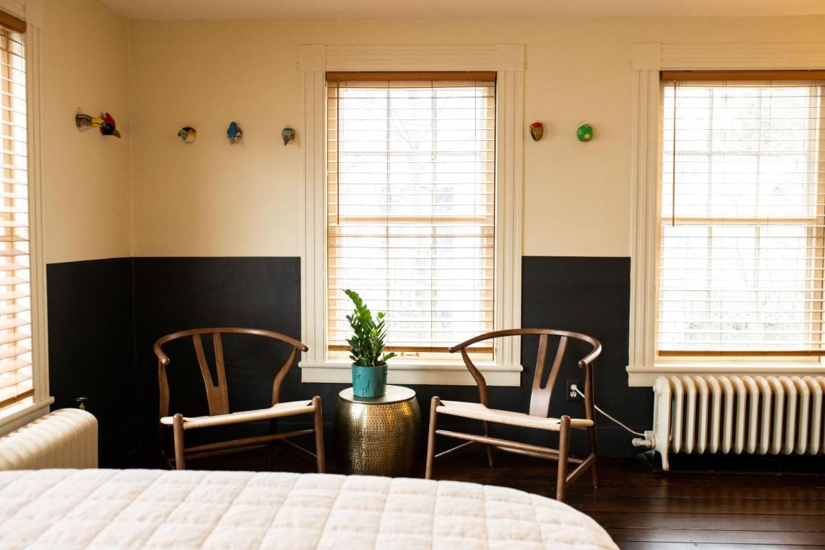 Charleston House - image 3